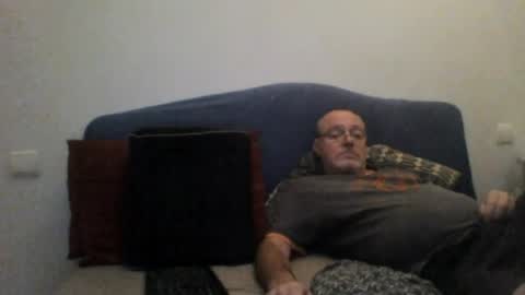 Snapshot of sirdon83 chatting on 07/12/26, 06:04 sirdon83 online show from 07/12/26, 06:04