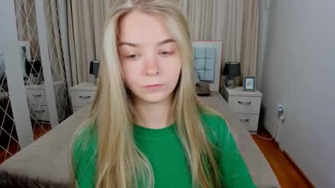 SirenaBloom online show from 10/09/25, 05:38