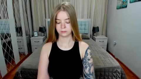 SirenaBloom online show from 06/10/26, 04:34