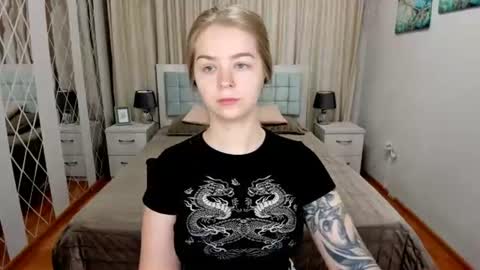 SirenaBloom online show from 06/12/26, 04:33