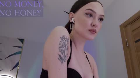 Snapshot of sirenaswhisper chatting on 02/15/26, 08:49 Goddess Sirena online show from 02/15/26, 08:49