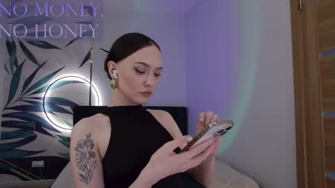 Snapshot of sirenaswhisper chatting on 02/24/26, 12:25 Goddess Sirena online show from 02/24/26, 12:25