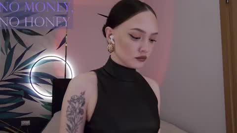 Snapshot of sirenaswhisper chatting on 02/26/26, 04:28 Goddess Sirena online show from 02/26/26, 04:28