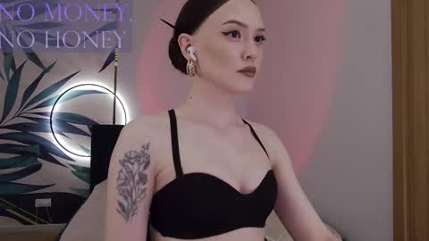 Snapshot of sirenaswhisper chatting on 03/05/26, 07:54 Goddess Sirena online show from 03/05/26, 07:54