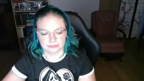 Snapshot of sireneserpens chatting on 01/26/25, 12:22 Sirene Serpens online show from 01/26/25, 12:22