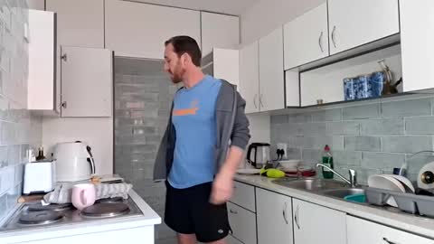 Giovanni online show from 09/15/25, 10:15