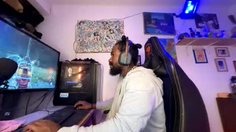 Snapshot of siriss_boyrag chatting on 03/08/26, 02:04 siriss_boyrag online show from 03/08/26, 02:04