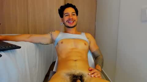 Snapshot of sirs_papi chatting on 11/06/25, 05:08 Call me papi online show from 11/06/25, 05:08