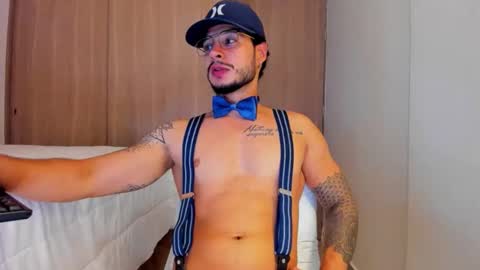 Snapshot of sirs_papi chatting on 12/17/25, 04:29 Call me papi online show from 12/17/25, 04:29
