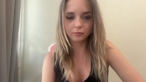 Sisi Bunny online show from 06/22/26, 04:37
