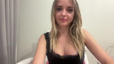 Sisi Bunny online show from 07/28/26, 07:39