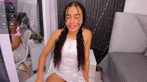 Snapshot of sisi_rosex chatting on 02/10/25, 12:29 Shopia online show from 02/10/25, 12:29