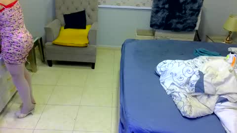 D i f a  Ana Arbeh shemale online show from 05/06/26, 06:19