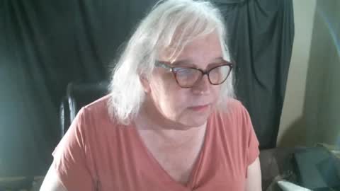 Sissy Diane online show from 12/28/24, 12:36