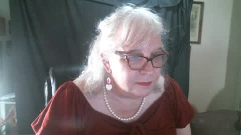 Snapshot of sissydianetx chatting on 09/25/25, 11:30 Sissy Diane online show from 09/25/25, 11:30