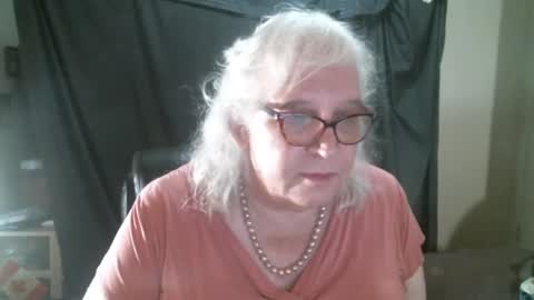 Snapshot of sissydianetx chatting on 10/13/25, 11:27 Sissy Diane online show from 10/13/25, 11:27