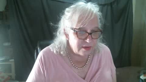 Snapshot of sissydianetx chatting on 10/16/25, 11:39 Sissy Diane online show from 10/16/25, 11:39