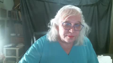 Snapshot of sissydianetx chatting on 10/21/25, 11:38 Sissy Diane online show from 10/21/25, 11:38