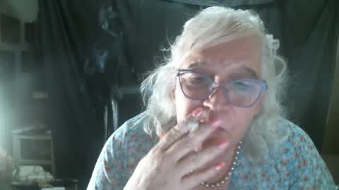 Snapshot of sissydianetx chatting on 11/06/25, 12:33 Sissy Diane online show from 11/06/25, 12:33