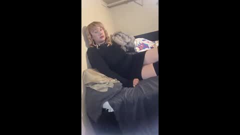 Snapshot of sissywhiteb chatting on 04/26/26, 04:21 sissywhiteb online show from 04/26/26, 04:21