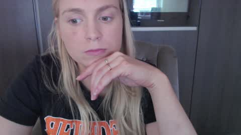 Elise online show from 10/20/25, 08:59