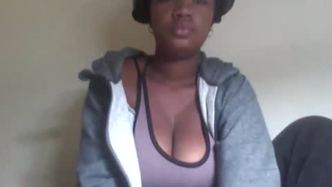 Snapshot of sisyh697532 chatting on 05/27/26, 04:09 sisyh697532 online show from 05/27/26, 04:09