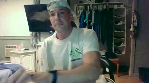 Snapshot of sitonmyfacemeowmm chatting on 12/18/25, 09:43 sitonmyfacemeowmm online show from 12/18/25, 09:43