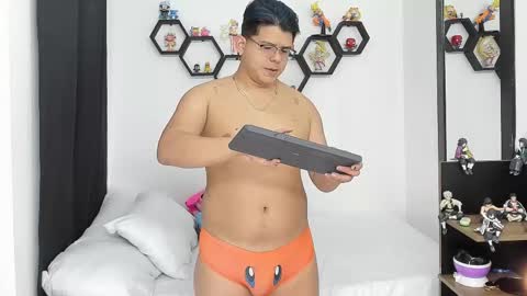 Siul Thompson online show from 02/18/25, 06:26