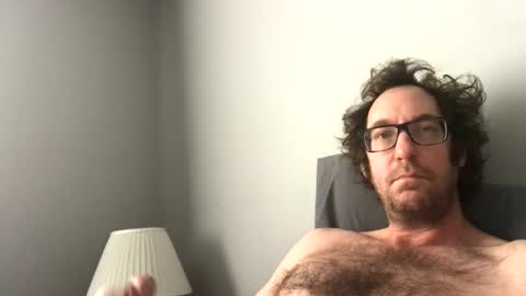 Snapshot of sixfootseven chatting on 02/19/26, 03:19 sixfootseven online show from 02/19/26, 03:19