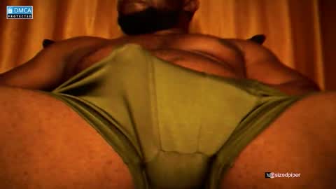 Snapshot of sizedpiper chatting on 12/14/25, 05:40 Pvt is open. Drop thumbs up in satisfaction online show from 12/14/25, 05:40