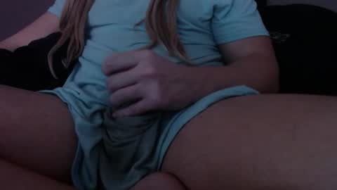 Snapshot of sk8r_girl chatting on 11/18/25, 08:08 Anna online show from 11/18/25, 08:08