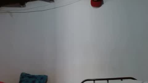 Snapshot of sk8sir chatting on 07/28/26, 01:43 sk8sir online show from 07/28/26, 01:43