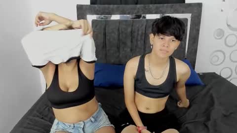 Skarleth and Lina online show from 10/22/25, 12:27