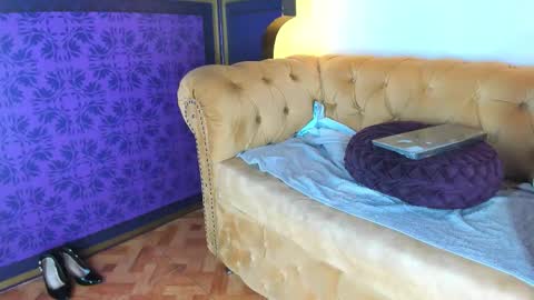 skarlettbarnes online show from 09/17/25, 11:45