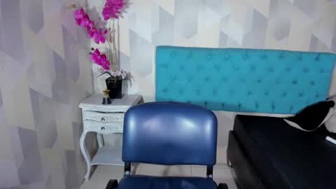 Snapshot of skarlettkray chatting on 10/04/25, 11:03 Skarlet online show from 10/04/25, 11:03