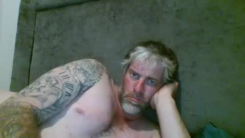 Snapshot of skataz89999 chatting on 11/17/25, 09:26 AJAY online show from 11/17/25, 09:26