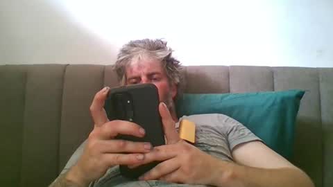 Snapshot of skataz89999 chatting on 11/26/25, 05:52 AJAY online show from 11/26/25, 05:52