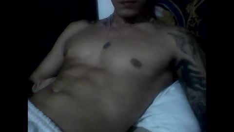 Snapshot of skater19xxx chatting on 01/21/25, 01:39 miguel online show from 01/21/25, 01:39