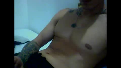 Snapshot of skater19xxx chatting on 02/25/25, 12:47 miguel online show from 02/25/25, 12:47