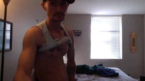 Snapshot of skater_v2 chatting on 09/19/25, 03:13 Christopher online show from 09/19/25, 03:13