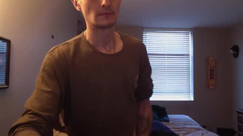 Snapshot of skater_v2 chatting on 10/09/25, 08:40 Christopher online show from 10/09/25, 08:40