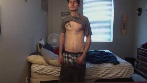 Snapshot of skater_v2 chatting on 10/13/25, 08:42 Christopher online show from 10/13/25, 08:42