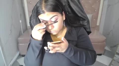 Snapshot of skeler_lovd_b chatting on 03/10/26, 01:05 Skarlet online show from 03/10/26, 01:05