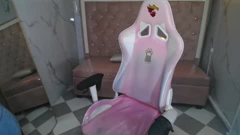Snapshot of skeler_lovd_b chatting on 03/31/26, 12:56 Skarlet online show from 03/31/26, 12:56