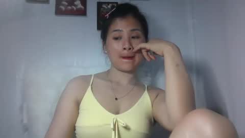 Snapshot of skie1111 chatting on 06/04/26, 02:23 Shie online show from 06/04/26, 02:23