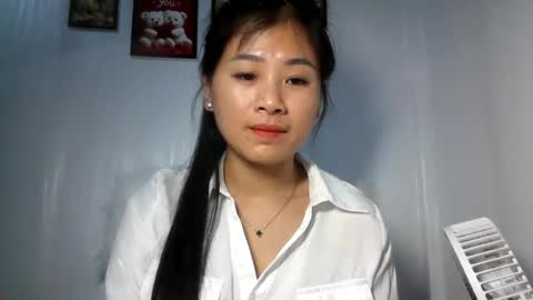 Snapshot of skie1111 chatting on 06/09/26, 12:33 Shie online show from 06/09/26, 12:33