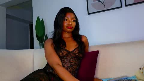 Krystal Belle online show from 10/07/25, 09:39