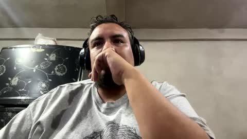 Snapshot of skinhell chatting on 11/01/25, 04:47 Elias online show from 11/01/25, 04:47