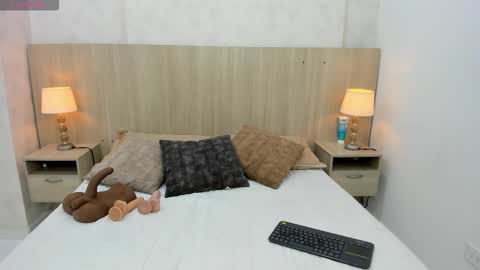 Snapshot of skinny_emily chatting on 11/20/25, 07:46 Emily Rojas online show from 11/20/25, 07:46