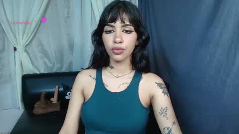 Emily Rojas online show from 06/25/26, 11:09